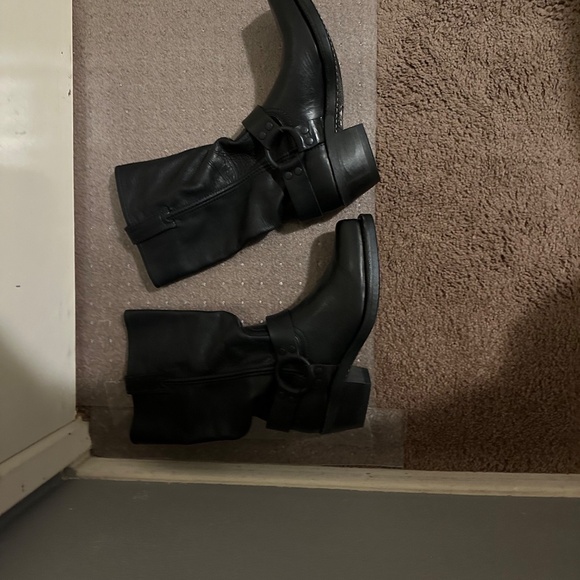 Frye harness boots 10r - Picture 2 of 7